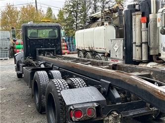 Peterbilt 330