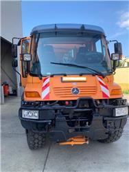 Mercedes-Benz Unimog U400