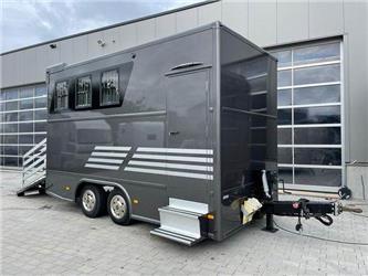  4 Pferdeanhänger, Wohnabteil, Pferdetransporter