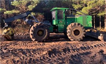 John Deere 648L II