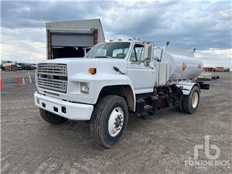 Ford F-700