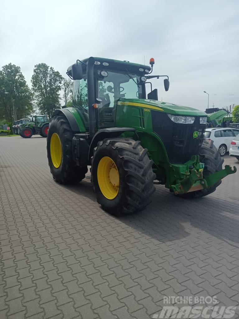 John Deere 7215 R Traktory