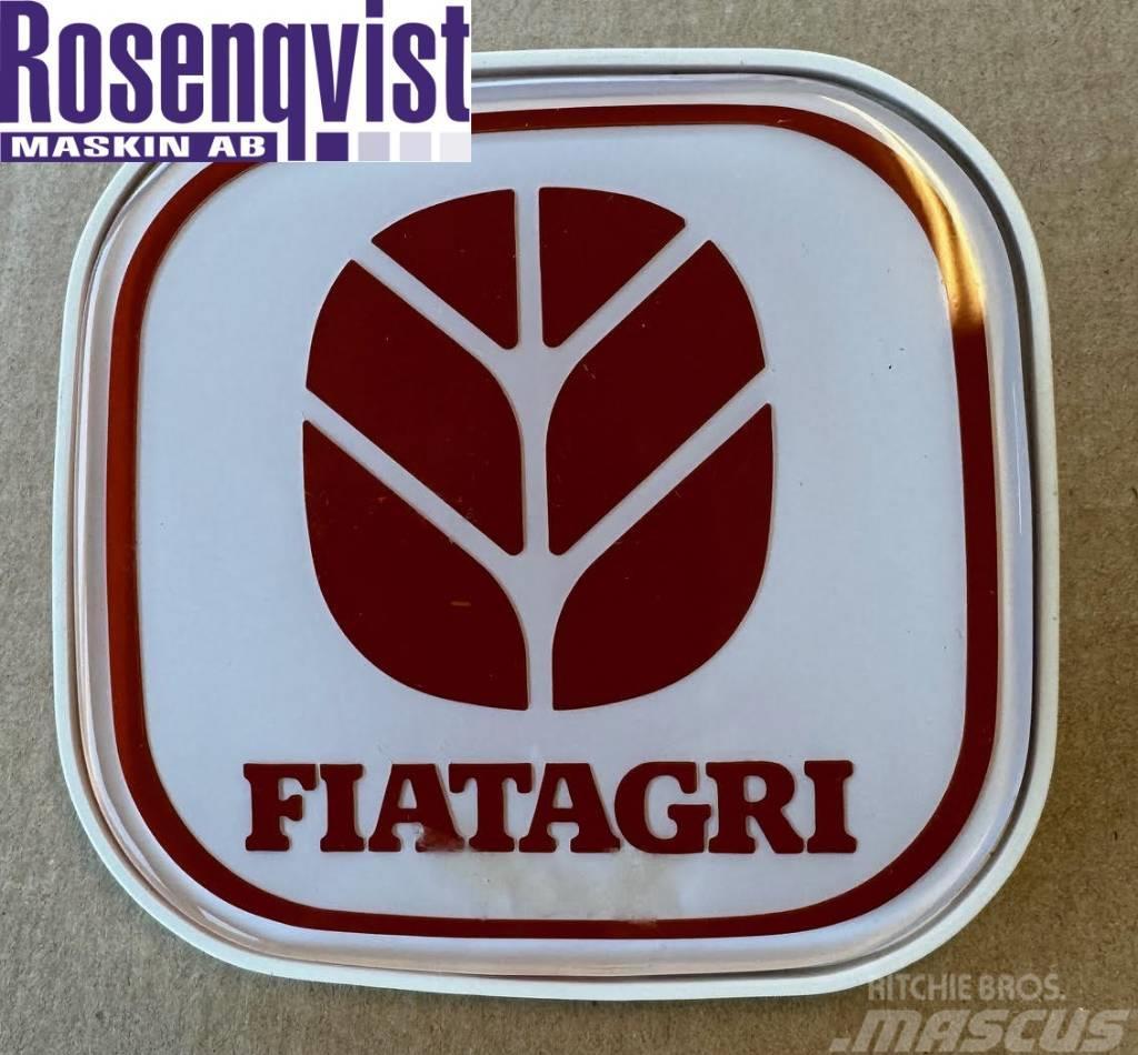 Fiat New genuine Fiat badge 5135072, 5130753 Kabíny a interiér