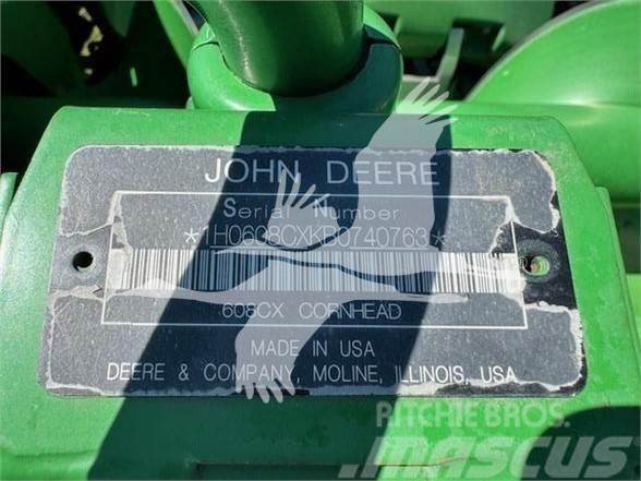 John Deere 608C Kombajnove hlavice