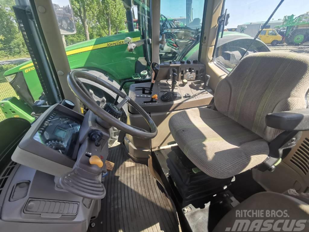 John Deere 6230 Traktory