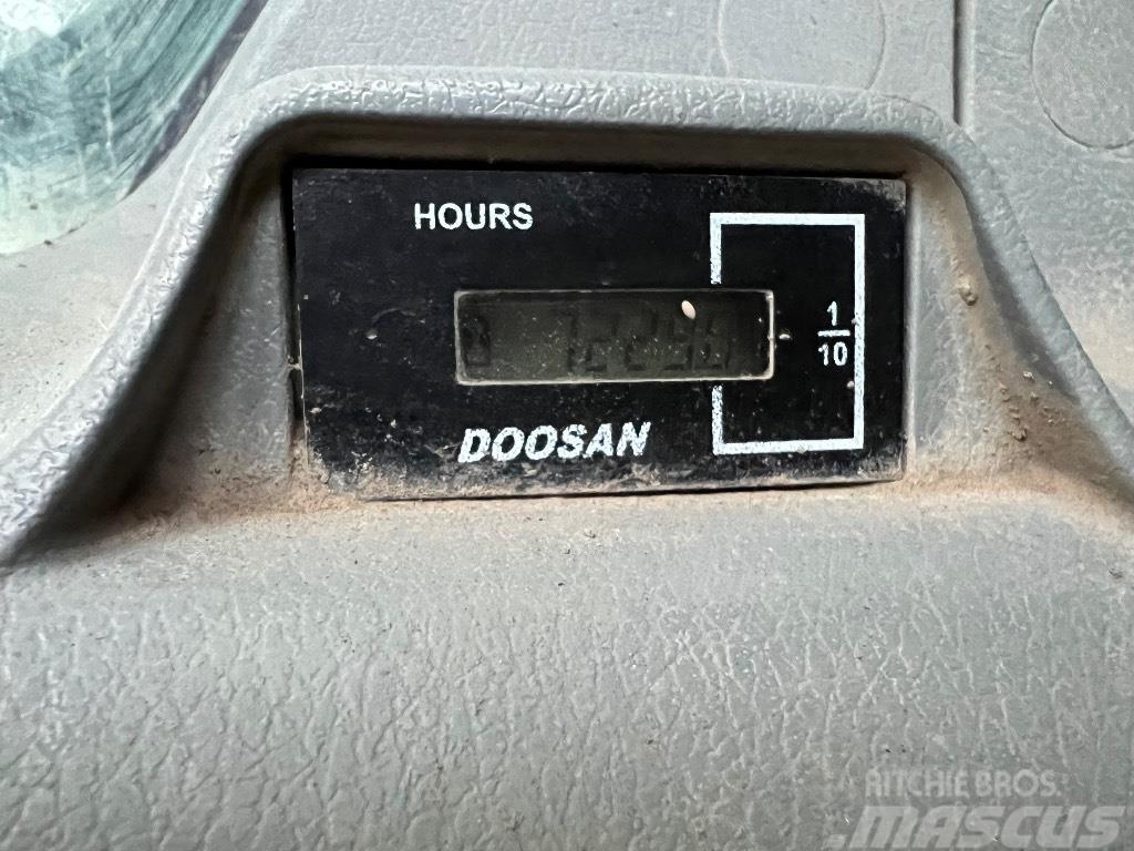 Doosan DX 255 LC-5 Pásové rýpadlá