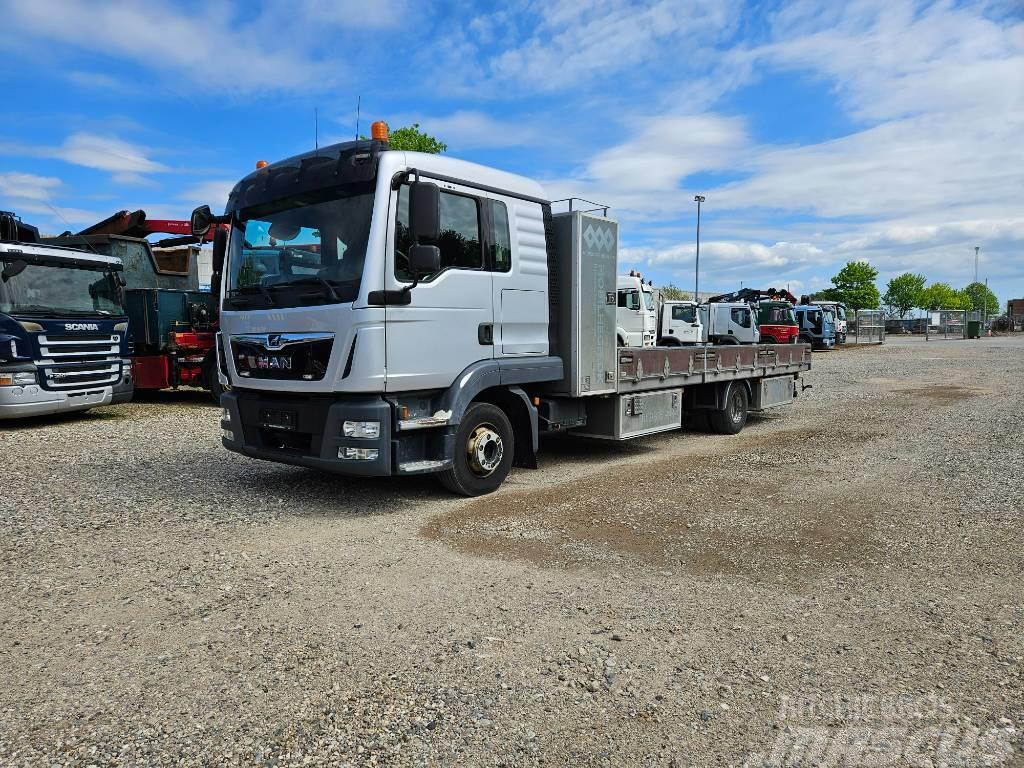 MAN TGL 12.250 BL 4x2 Flatbed - Top Condition Plošinové nákladné automobily/nákladné automobily so sklápacími bočnicami