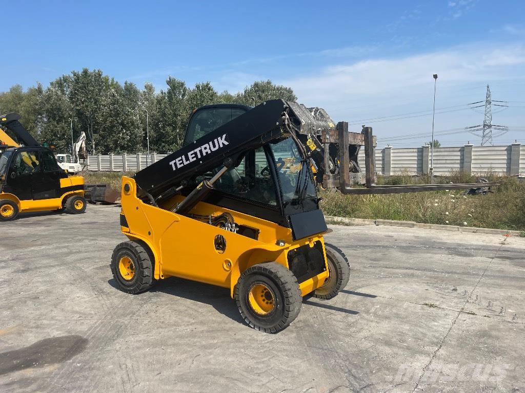 JCB TLT 35 D / 4x4 Teleskopické manipulátory