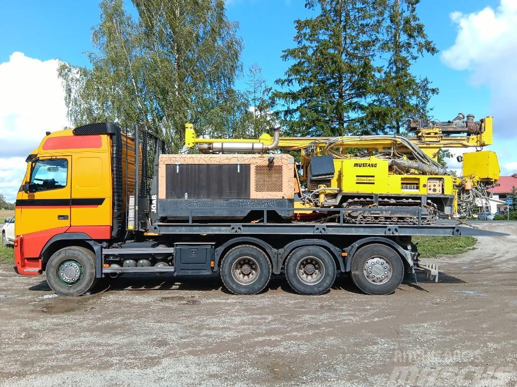 Atlas Copco Mustang Waterwell drill rigs