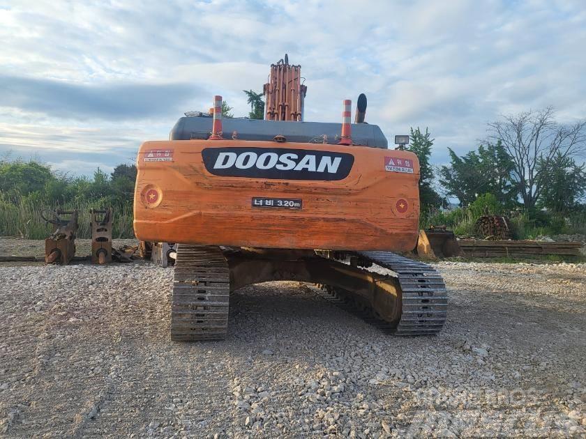 Doosan DX 300 LCA Pásové rýpadlá