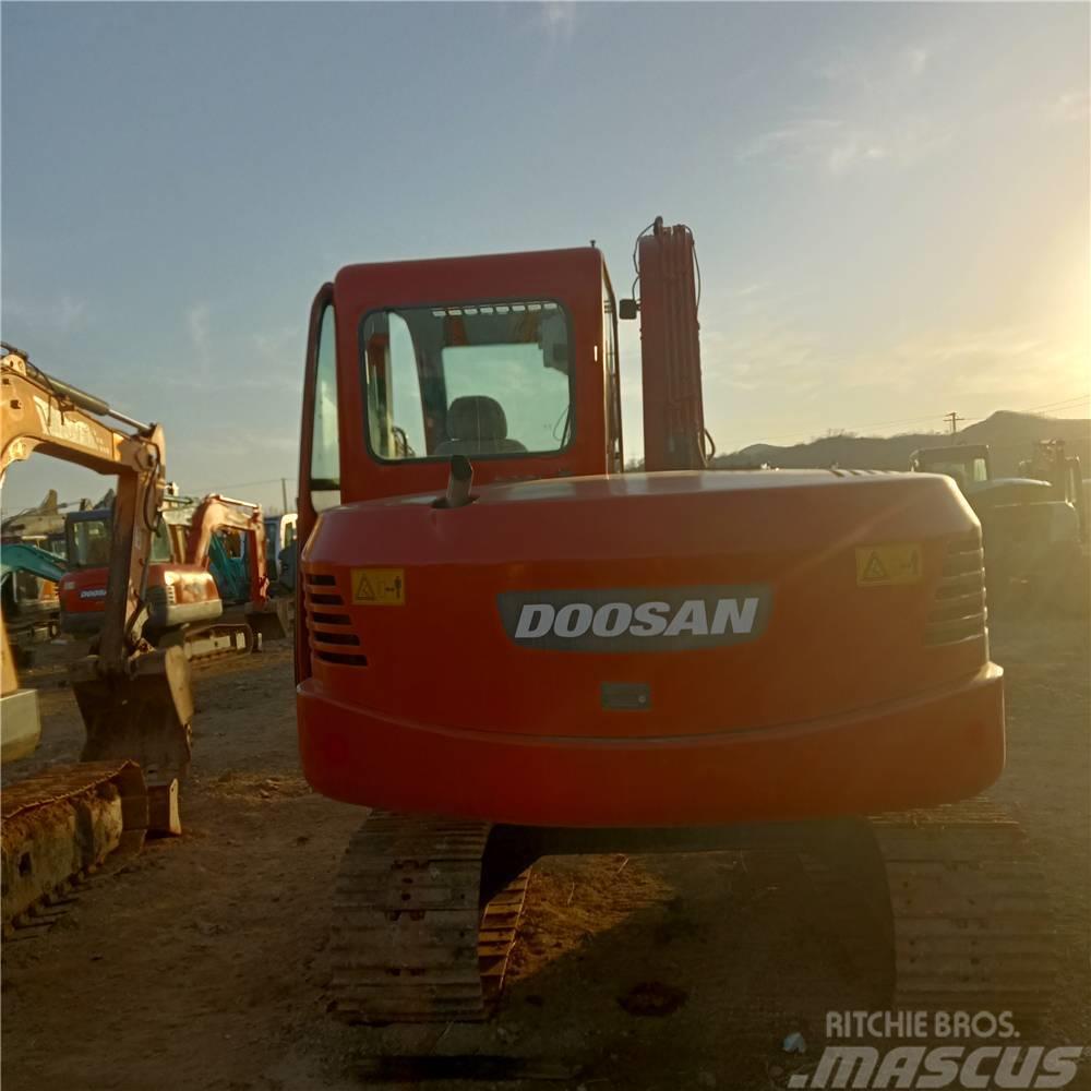 Doosan DH70 Pásové rýpadlá