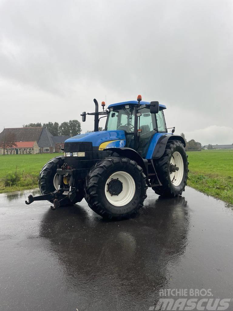 New Holland TM175 Frontlinkage and frontpto Traktory