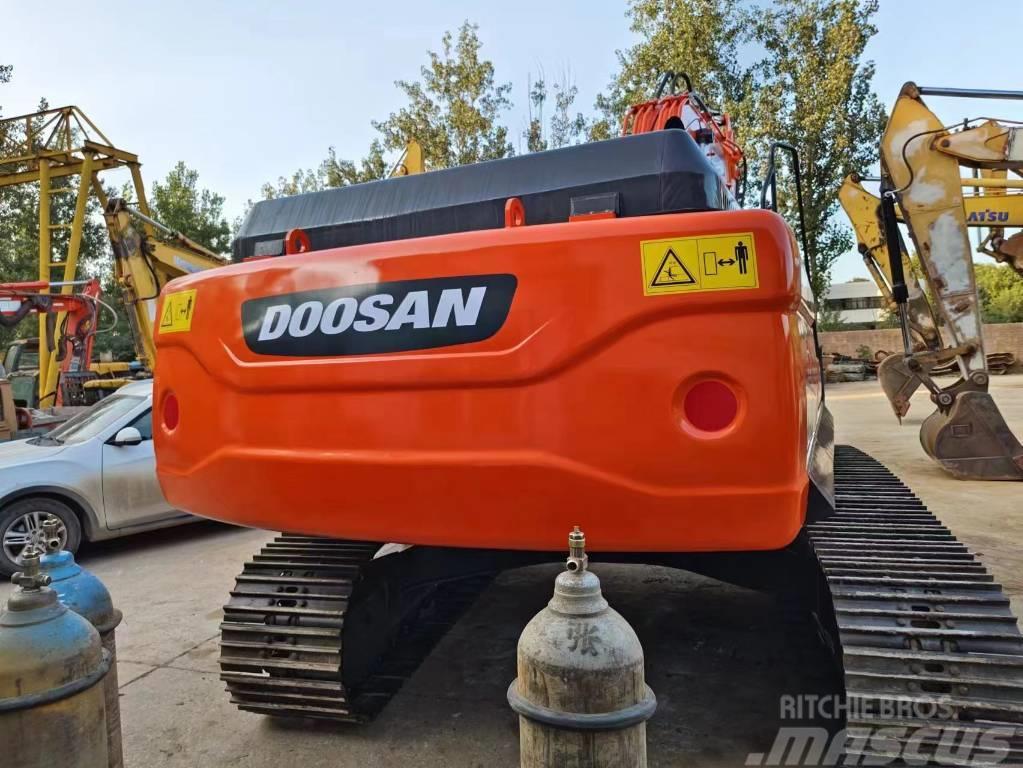 Doosan DX 300 LCA Pásové rýpadlá