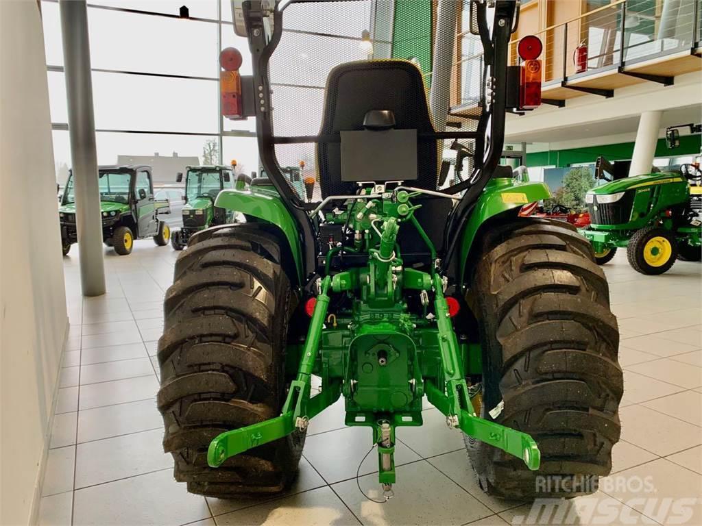 John Deere 3046R Kompaktné traktory