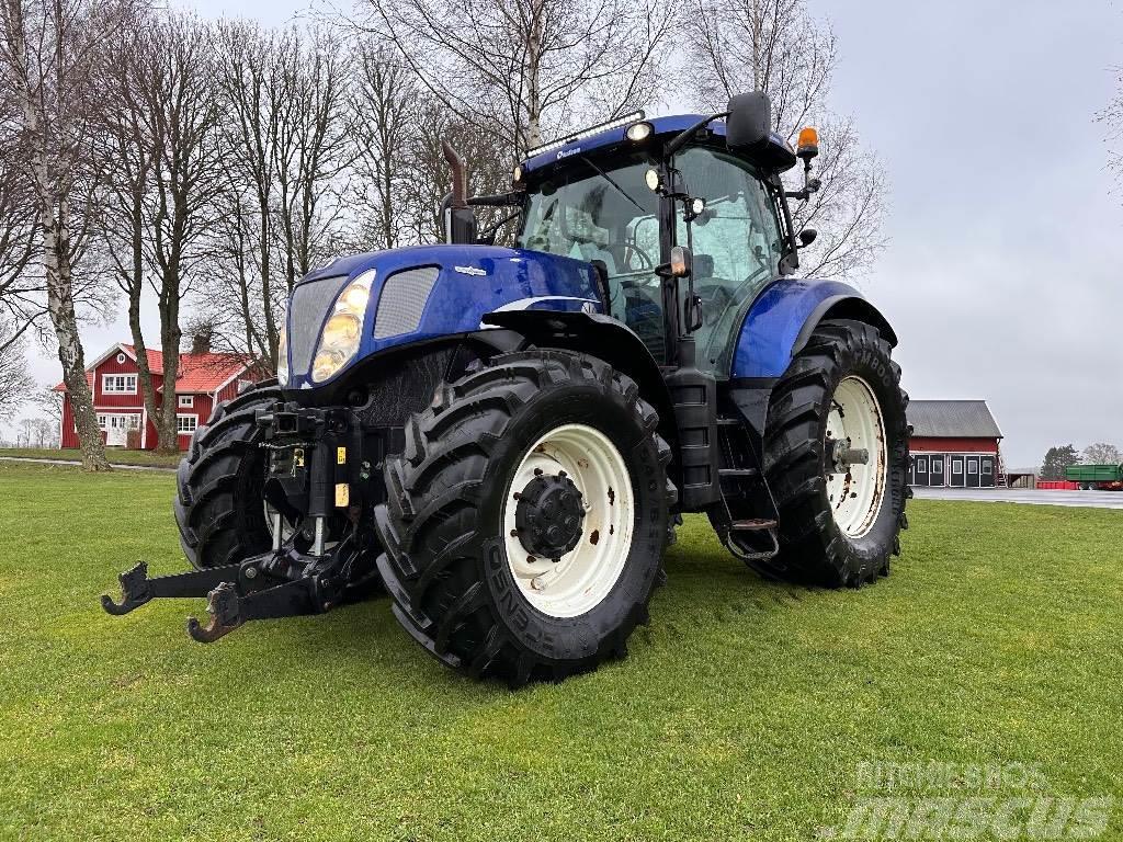 New Holland T7070 Blue Power Traktory