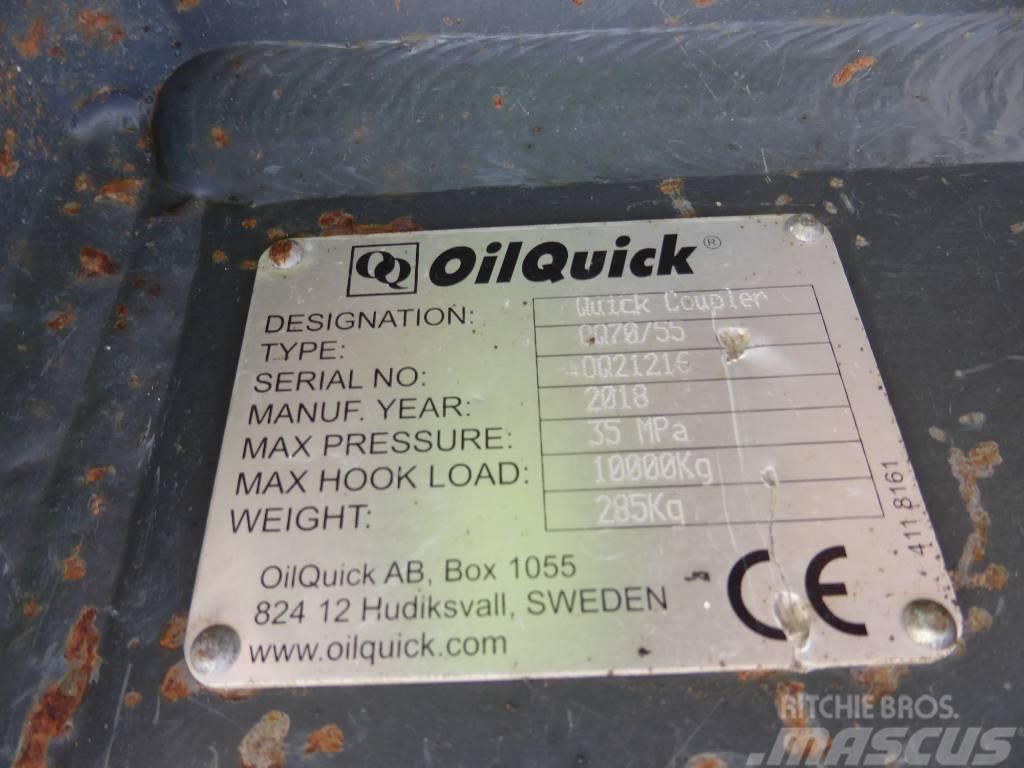 JCB 220X mit Oilquick OQ70/55 Pásové rýpadlá