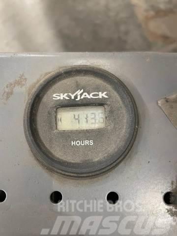 SkyJack SJ3226 Electric Scissor Lift Nožnicové zdvíhacie plošiny