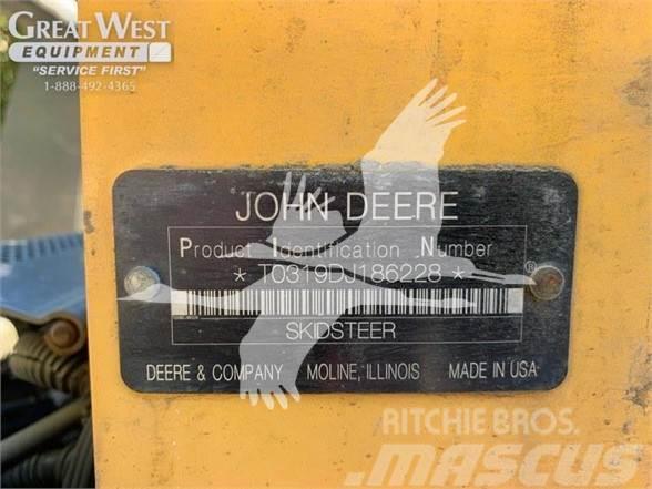 John Deere 319D Šmykom riadené nakladače