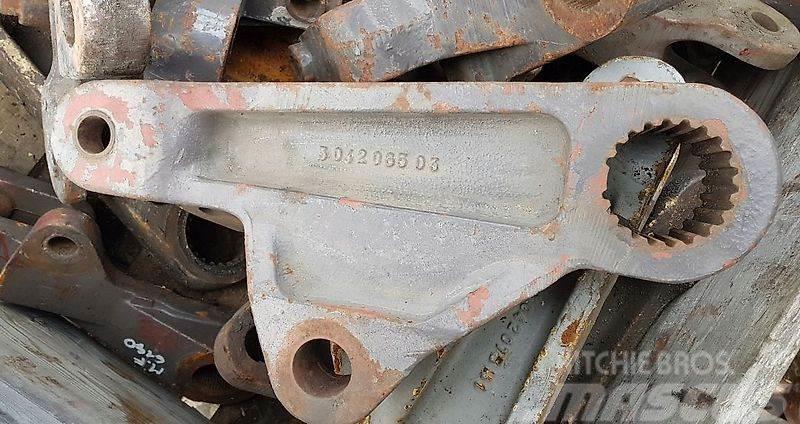Massey Ferguson spare parts for Massey Ferguson 8210,8220,8240 whe Ďalšie príslušenstvo traktorov