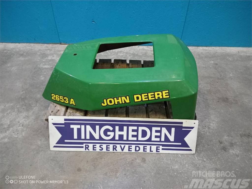 John Deere 2653A Motorhjelm AMT1652 Ďalšie komponenty