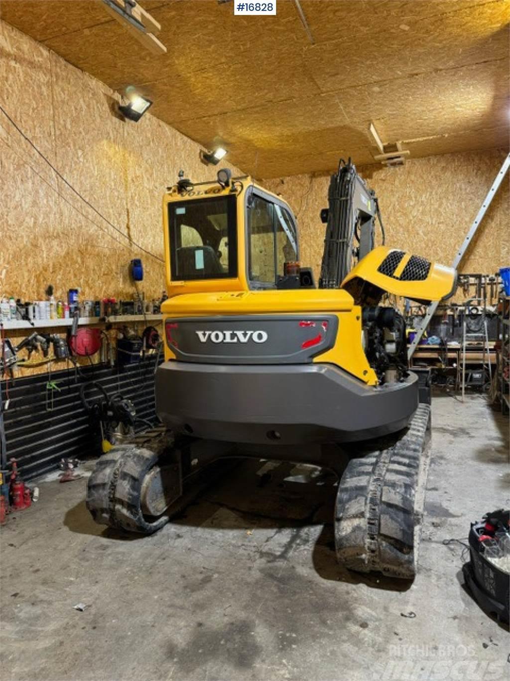 Volvo ECR88D Tracked excavator w/ bucket and tilt Pásové rýpadlá