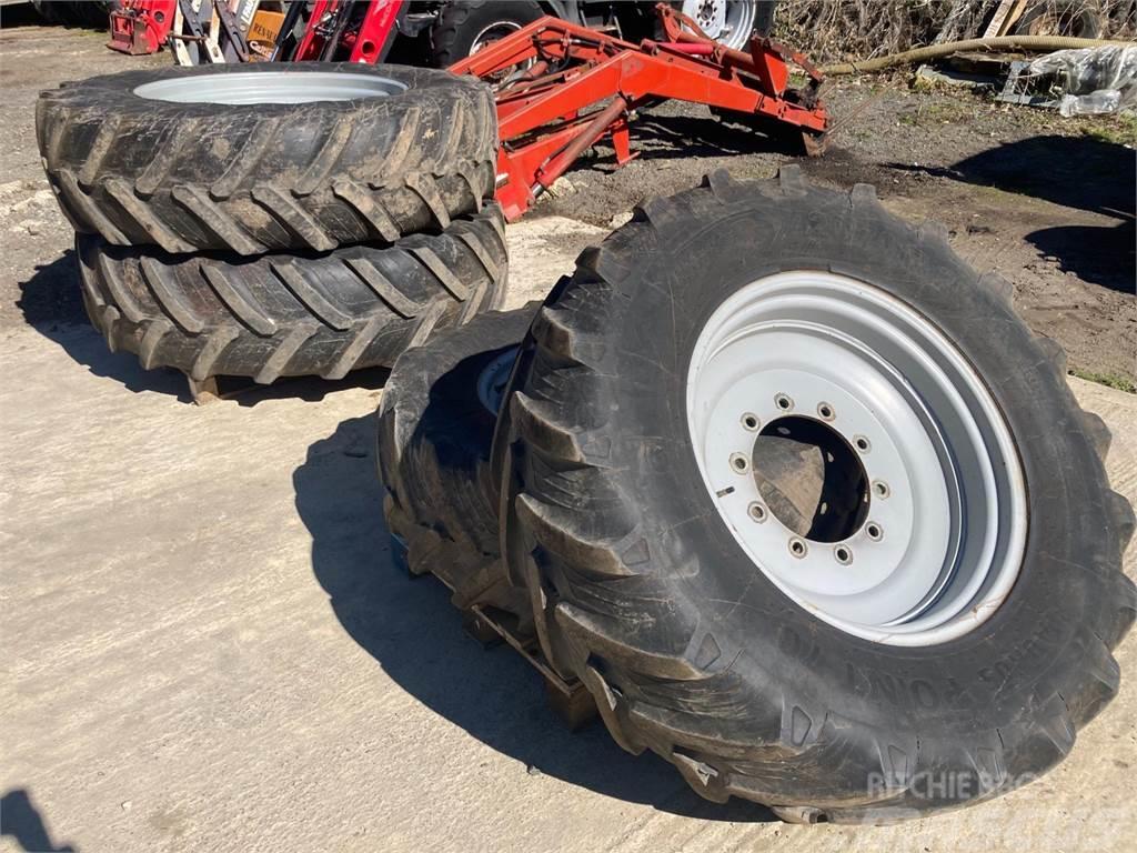 Massey Ferguson Wheels and tyres to suit 6700s series Ďalšie poľnohospodárske stroje