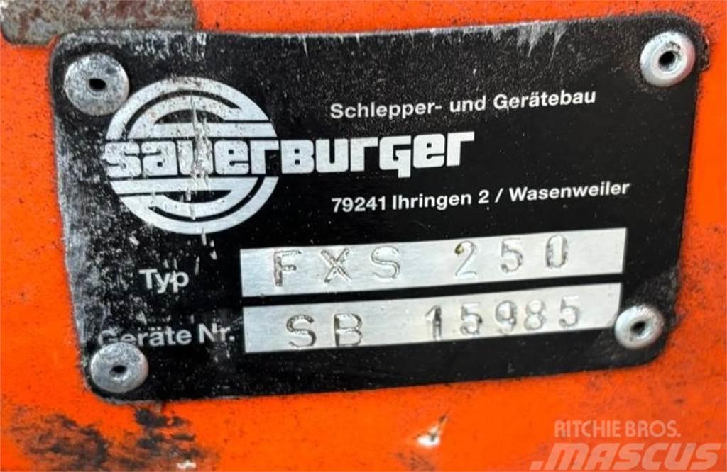 Sauerburger FXS 250, Silageschneidschaufel, 1.100 Zariadenie na vykladanie sila