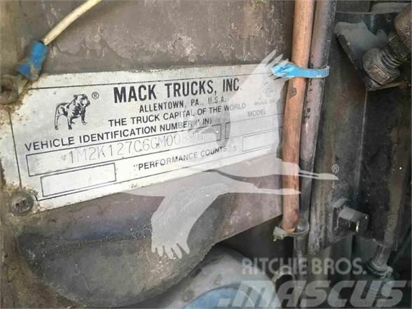 Mack MR6855 Smetiarske vozidlá