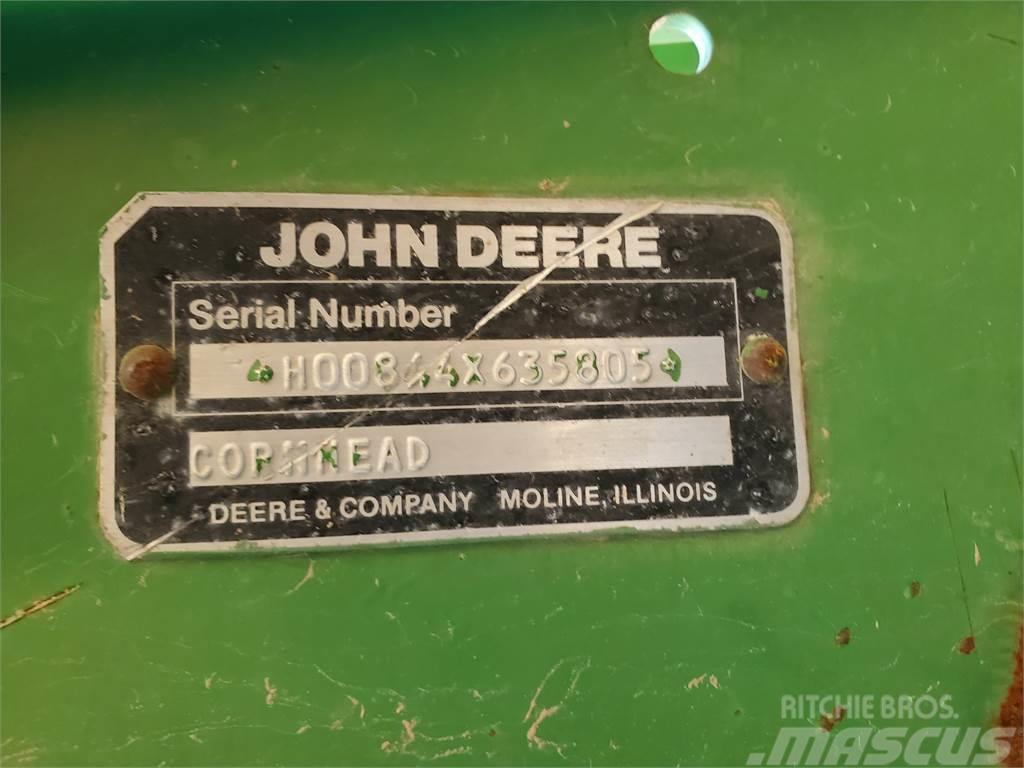 John Deere 844 Kombinované zberacie stroje