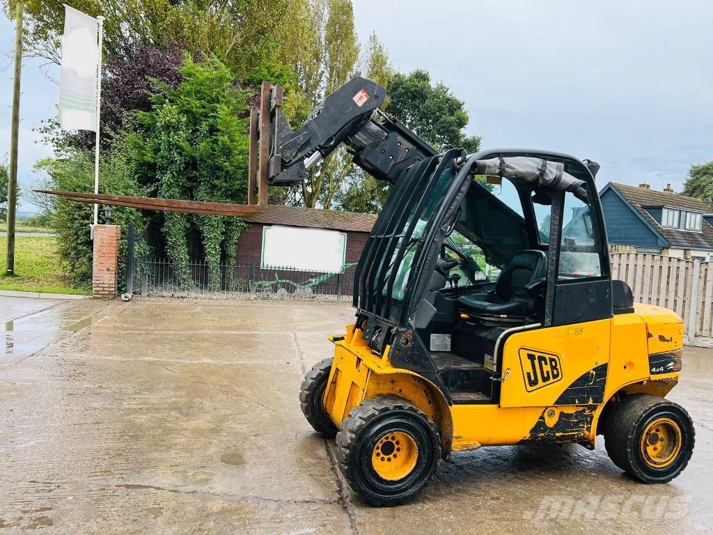 JCB TLT 30 D / 4x4 original 2430 hours !!! Teleskopické manipulátory