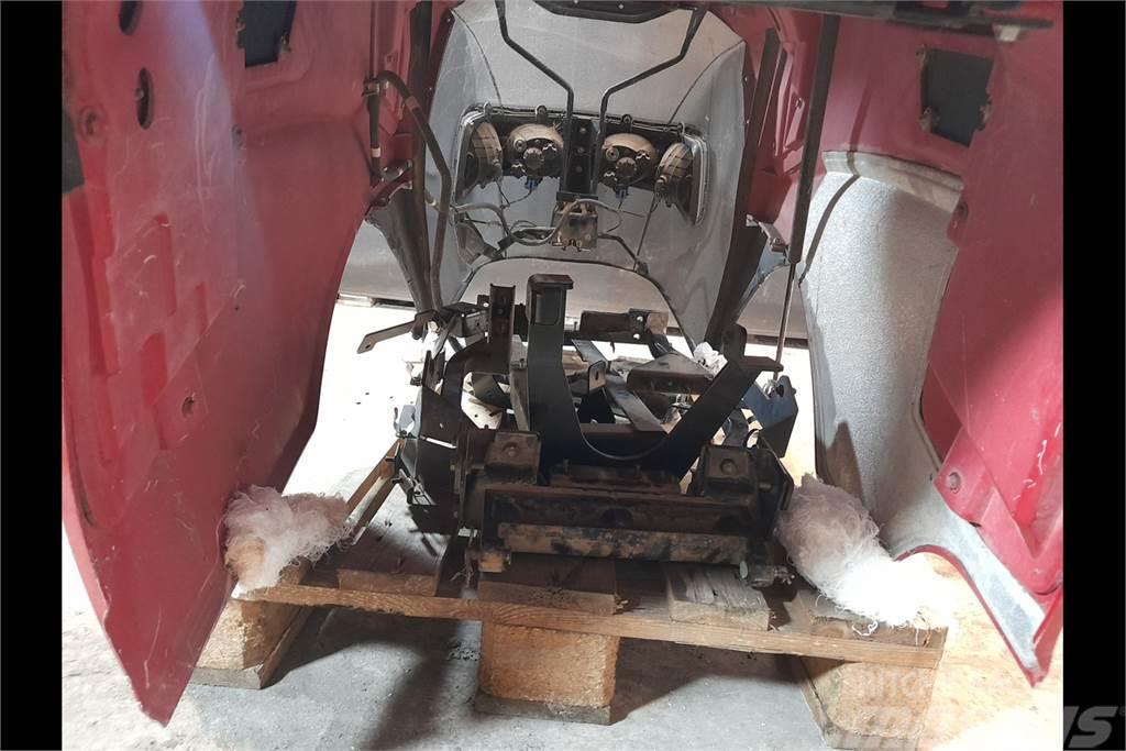 Case IH Maxxum 150 Engine Hood Podvozky a zavesenie kolies