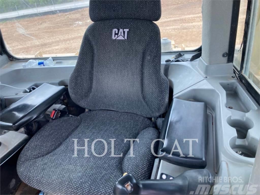 CAT D9T Pásové dozéry