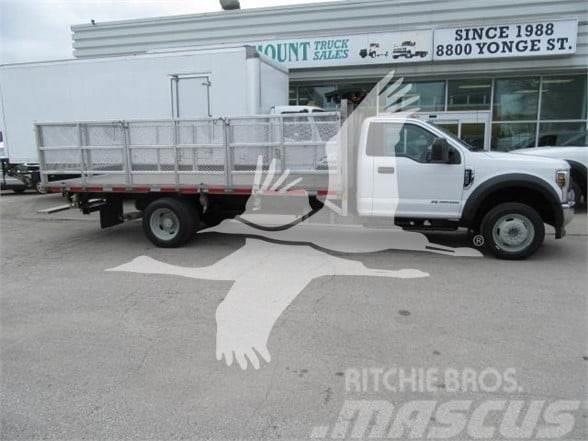 Ford F550 Plošinové nákladné automobily/nákladné automobily so sklápacími bočnicami