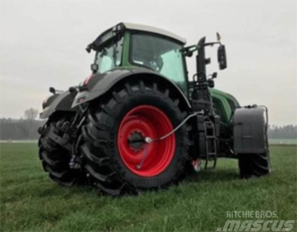 Fendt 933 Vario S4 Profi Plus Traktory