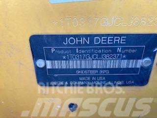 John Deere 317G Šmykom riadené nakladače
