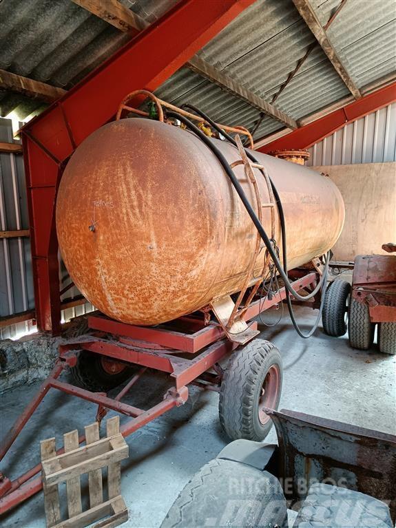  - - -  Ammoniak tankvogn ca. 3 tons Aplikačné cisterny