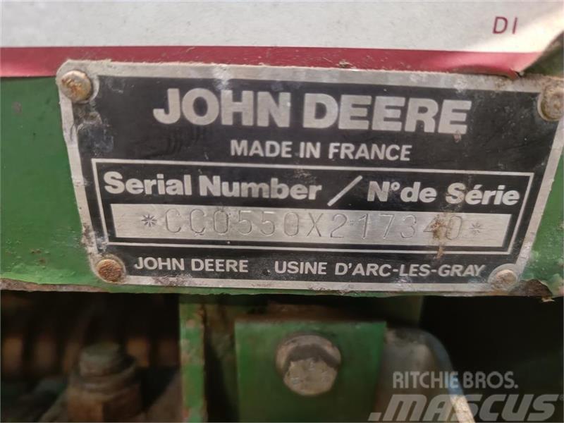 John Deere 550 Rundballepresser med garnbinder Lisy na okrúhle balíky