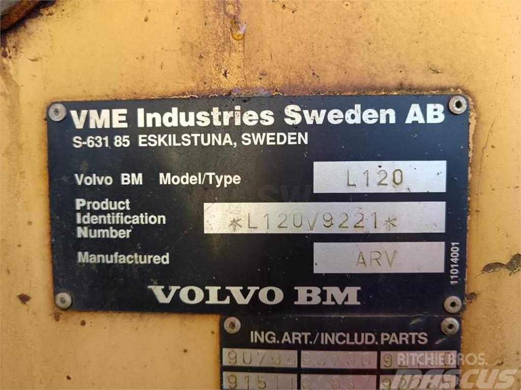 Volvo L 120 B Kolesové nakladače