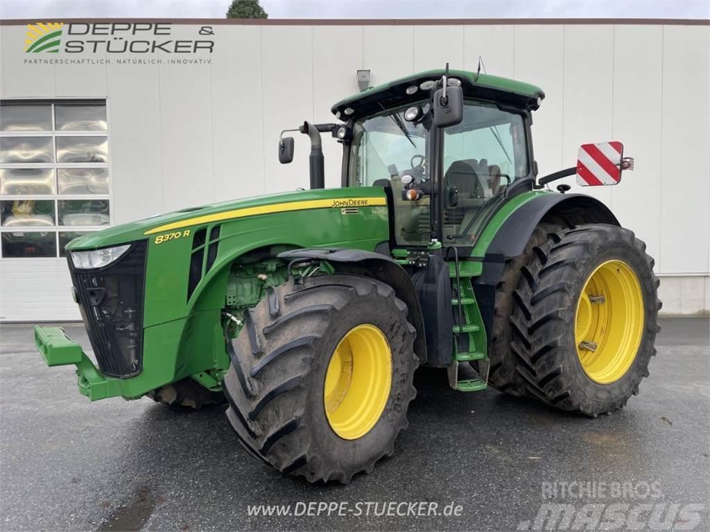 John Deere 8370R E23 Traktory