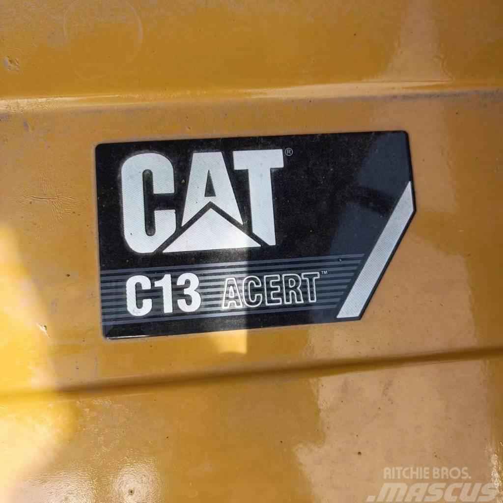 CAT 349 Pásové rýpadlá