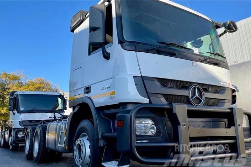 Mercedes-Benz Actros 3344 6x4 Truck Tractor Ďalšie nákladné vozidlá