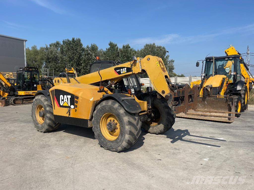 Caterpillar TH 407 Teleskopické manipulátory