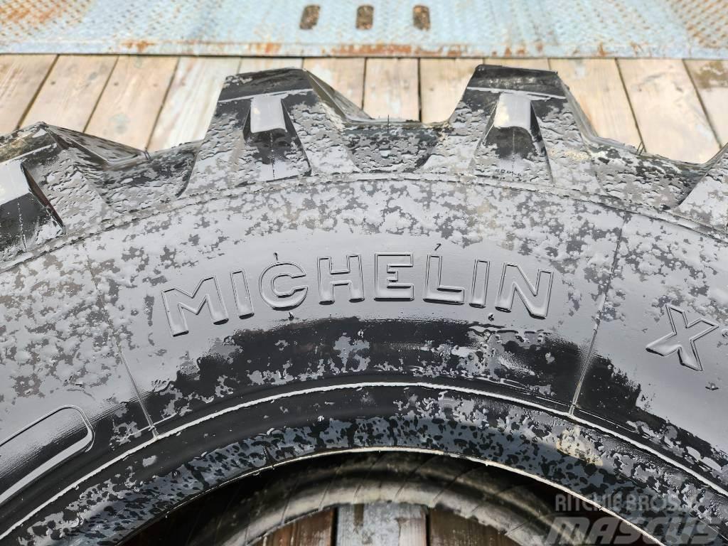 Michelin TIRE 18 R 22.5 XF Pneumatiky, kolesá a ráfiky