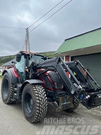 Valtra N175D Traktory