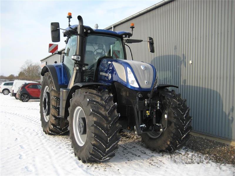 New Holland T7.300 AC New Gen Traktory