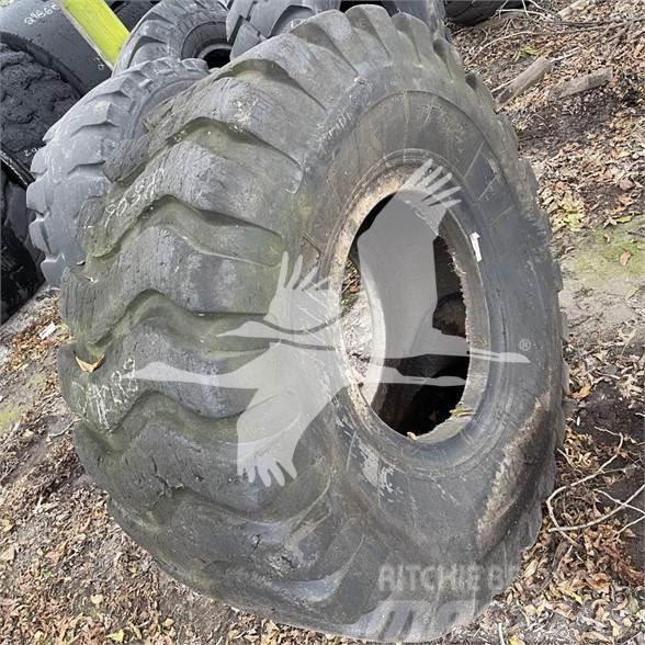  KOMET 23.5X25 Tyres, wheels and rims