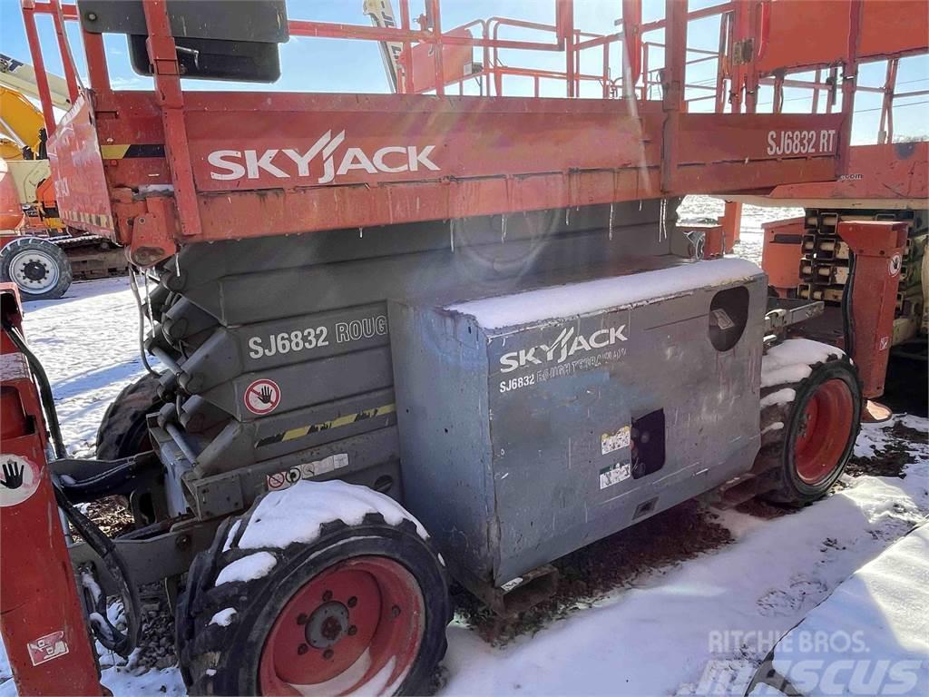 SkyJack SJ6832RT Nožnicové zdvíhacie plošiny