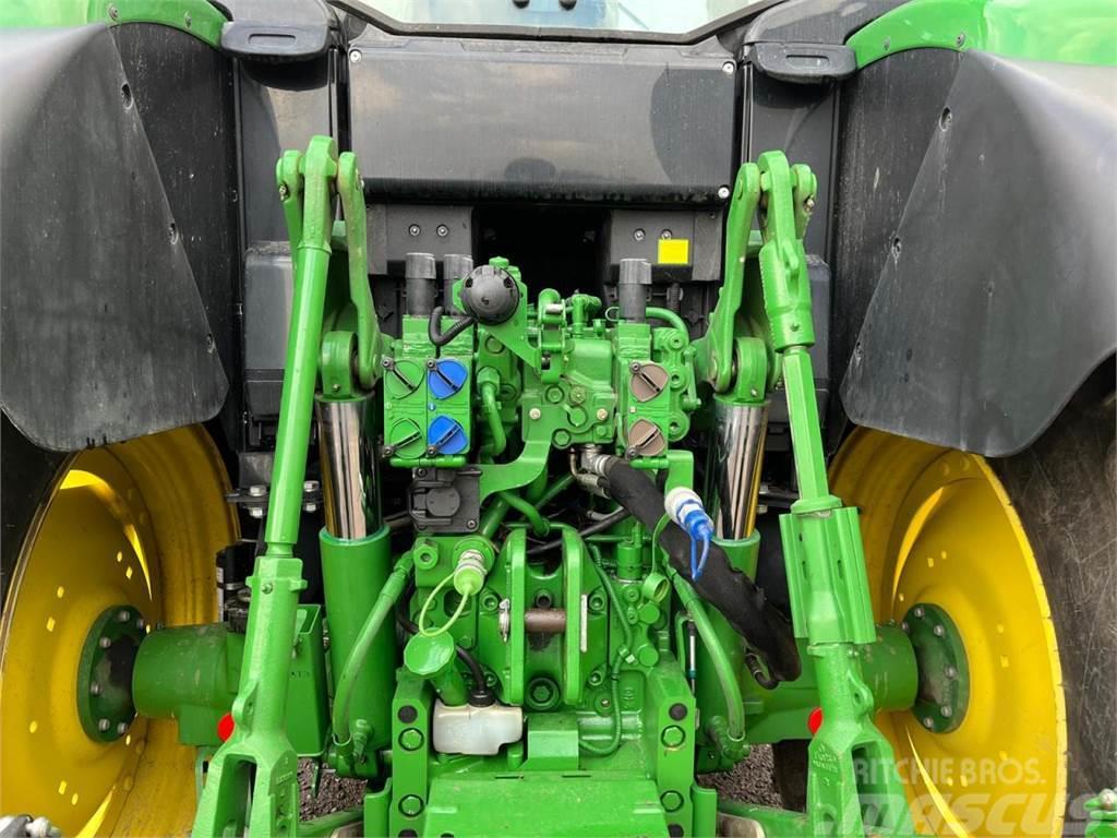 John Deere 6130M Traktory