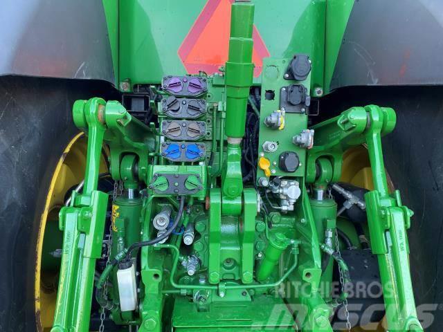 John Deere 8400R Traktory
