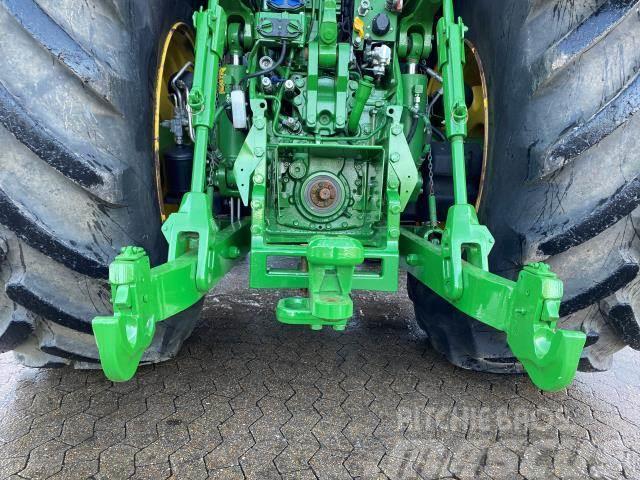 John Deere 8400R Traktory